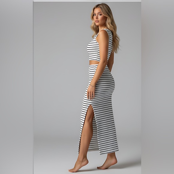 Ribbed Striped Print Tank Top & Split Hem Skirt - Picture 3 of 6